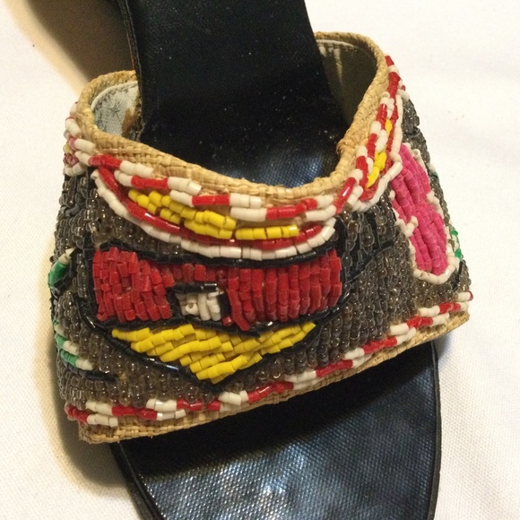 Beaded Mules with Carved Wood Pagoda Heel - Unique - Size 4 - Picture 6 of 10